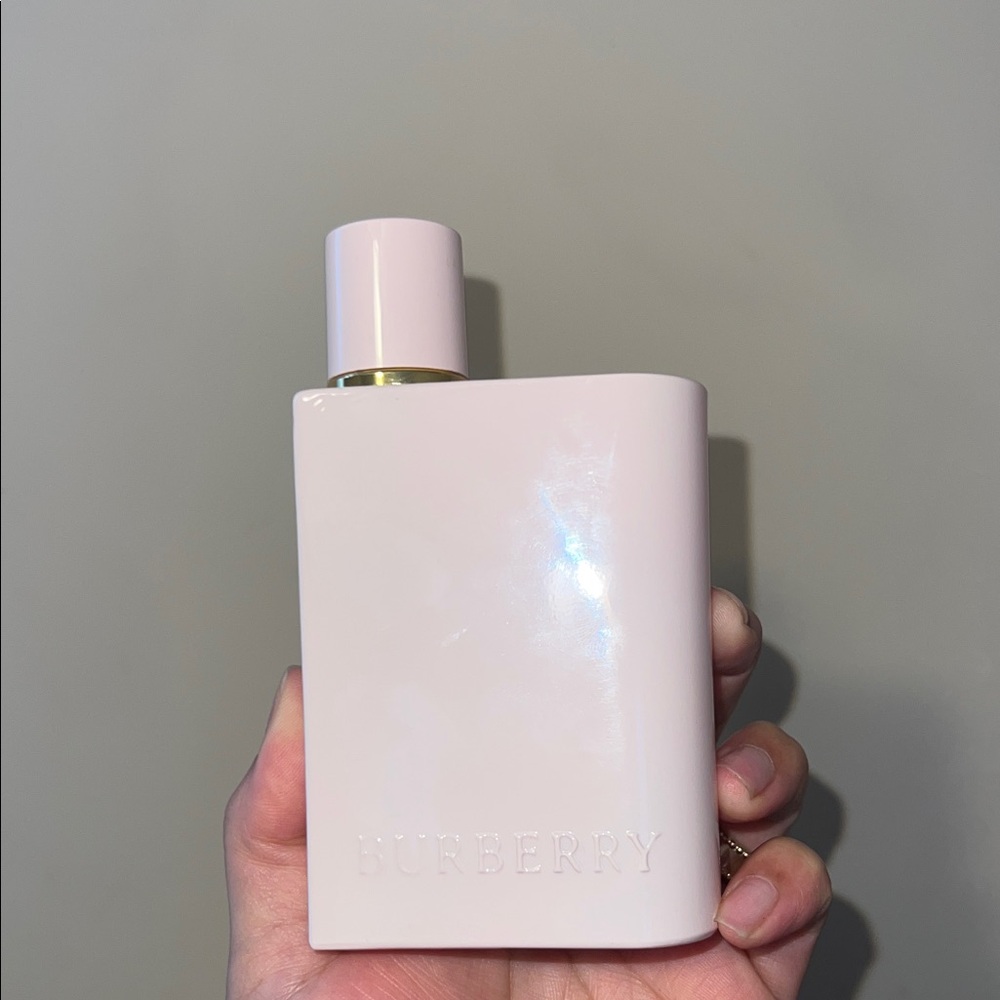 Burberry Her Elixir Fragrance Bottle